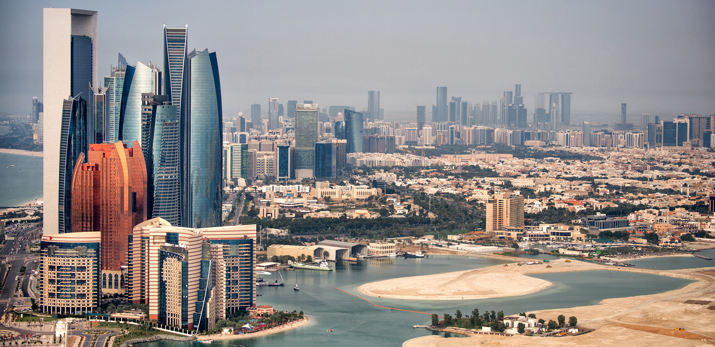 hero_references_Oasis_in_a_deset_hero_1440x700